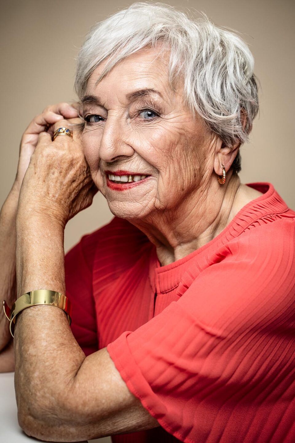 Portrait Ausstellung Frau Bergische Diakonie | Natalie Aust