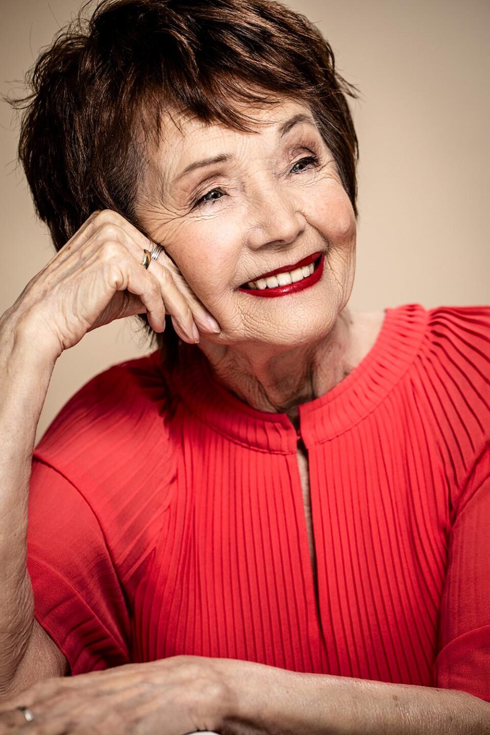 Portrait Ausstellung Frau Brünette Bergische Diakonie | Natalie Aust